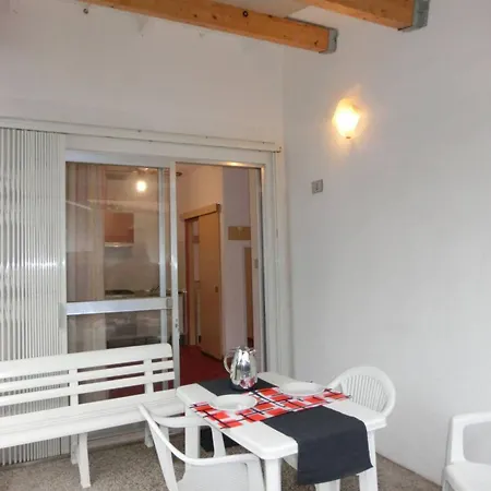 Cozy Steps From The Apartmán Bibione